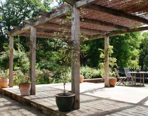 pergola