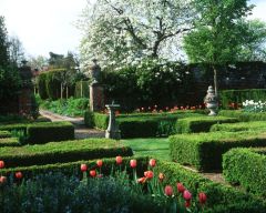 Location Works: landscaped gardens / parkland